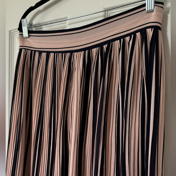 Striped skirt in blue and rose. Size M / 4. Like new. - Picture 2 of 2